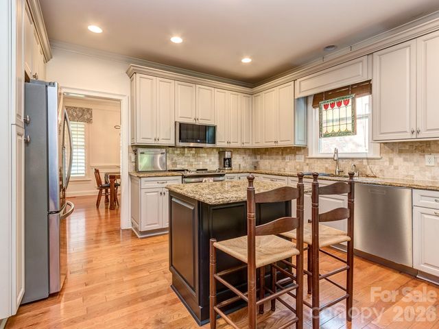 223 N Brackenbury Lane, Charlotte, NC 28270