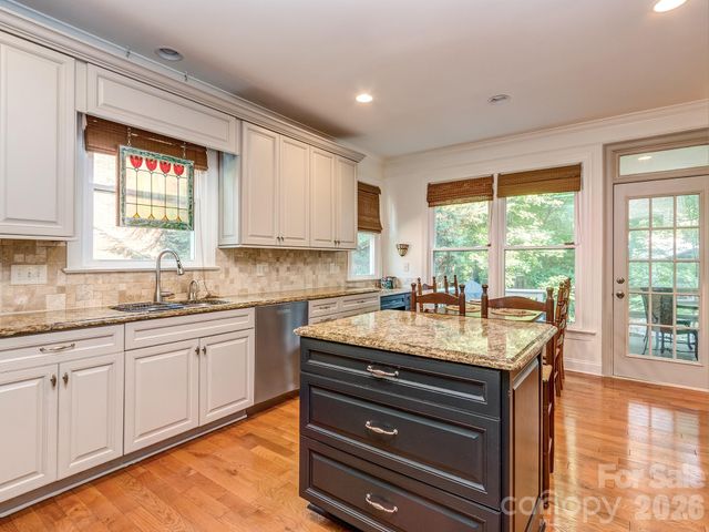 223 N Brackenbury Lane, Charlotte, NC 28270