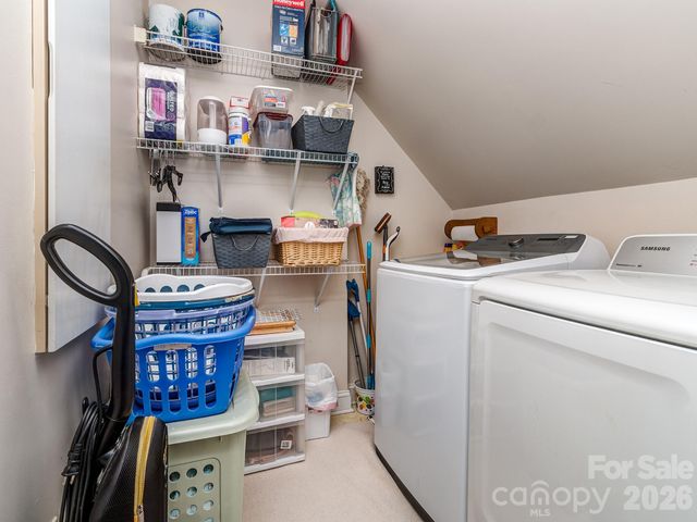 223 N Brackenbury Lane, Charlotte, NC 28270
