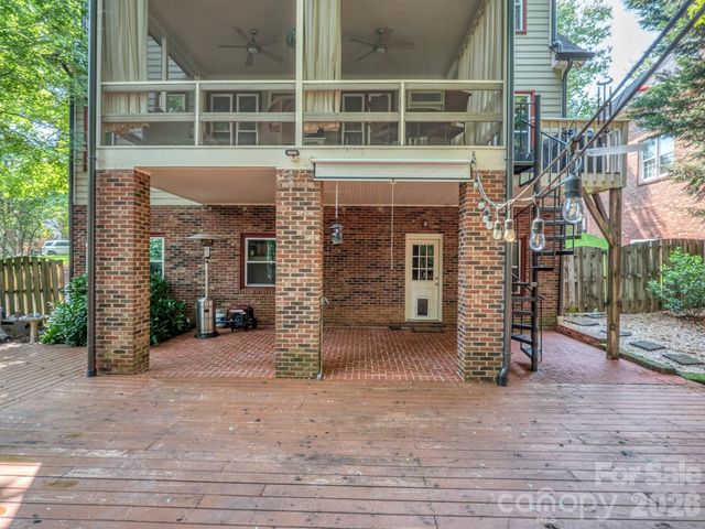 223 N Brackenbury Lane, Charlotte, NC 28270