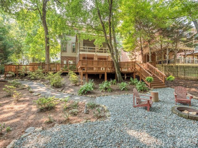 223 N Brackenbury Lane, Charlotte, NC 28270