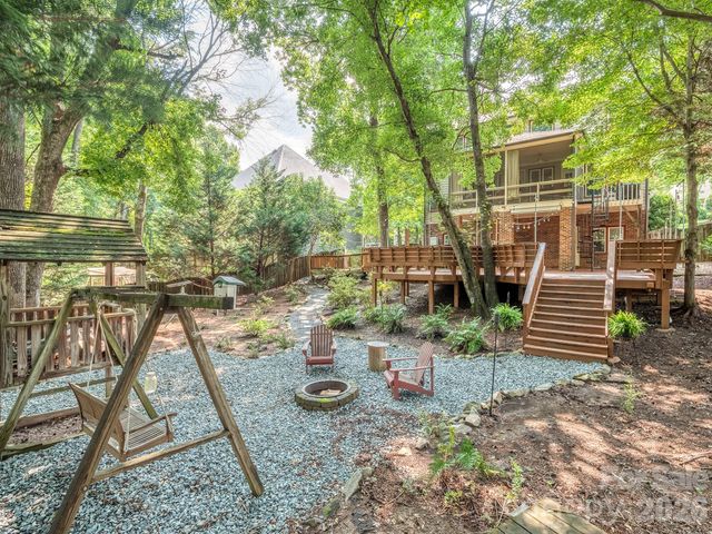 223 N Brackenbury Lane, Charlotte, NC 28270