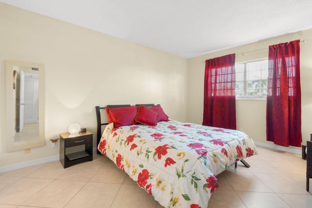 1971 SE 5th Court 203, Pompano Beach, FL 33060