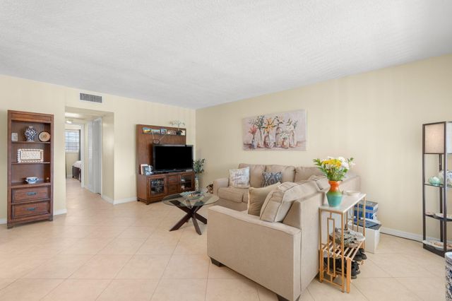 1971 SE 5th Court 203, Pompano Beach, FL 33060