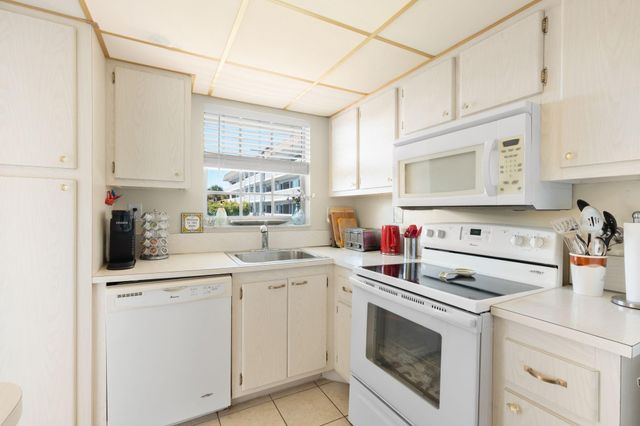 1971 SE 5th Court 203, Pompano Beach, FL 33060