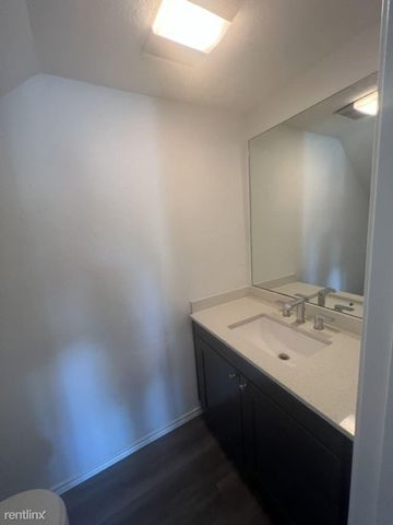 3458 Willowrun DR B, Austin, TX 78704