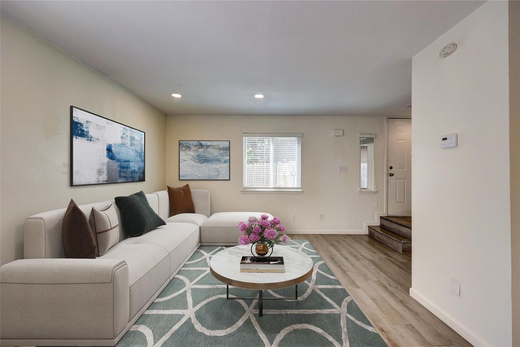 3458 Willowrun DR B, Austin, TX 78704