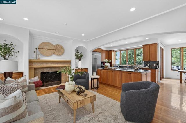 21 Live Oak Rd, Berkeley, CA 94705