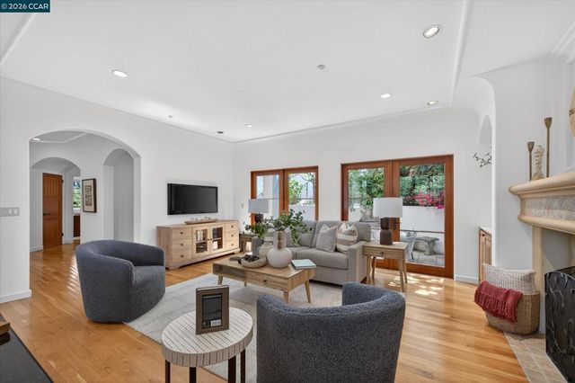 21 Live Oak Rd, Berkeley, CA 94705