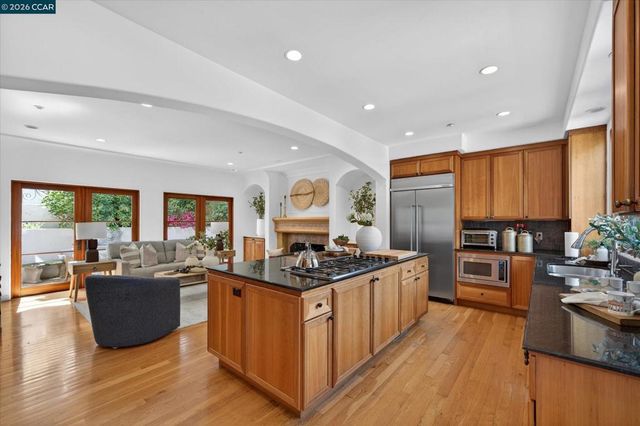 21 Live Oak Rd, Berkeley, CA 94705