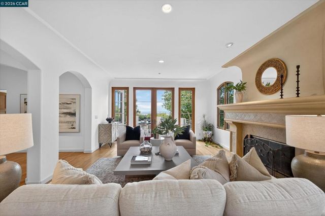 21 Live Oak Rd, Berkeley, CA 94705
