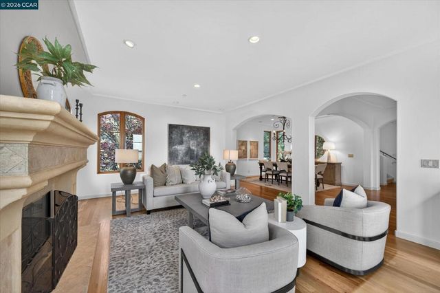 21 Live Oak Rd, Berkeley, CA 94705
