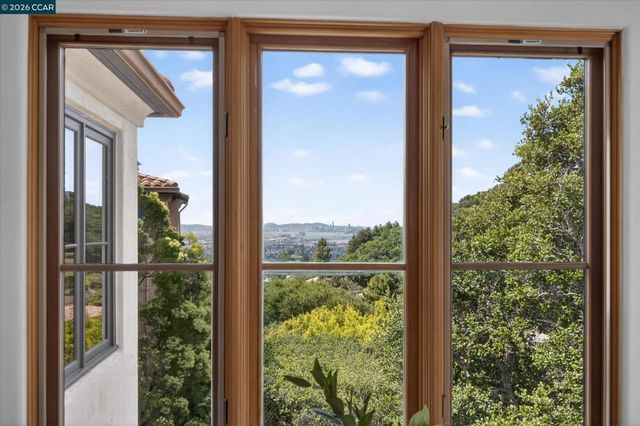 21 Live Oak Rd, Berkeley, CA 94705