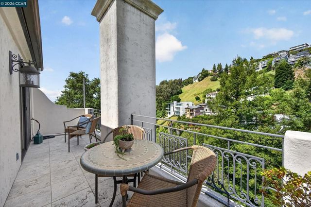 21 Live Oak Rd, Berkeley, CA 94705