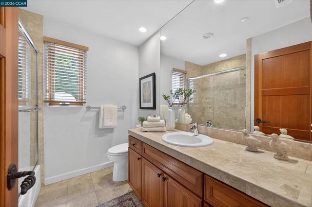 21 Live Oak Rd, Berkeley, CA 94705