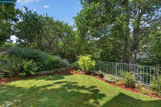 21 Live Oak Rd, Berkeley, CA 94705