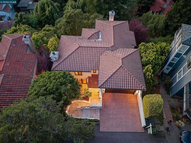 21 Live Oak Rd, Berkeley, CA 94705