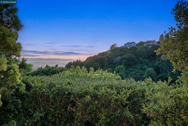 21 Live Oak Rd, Berkeley, CA 94705