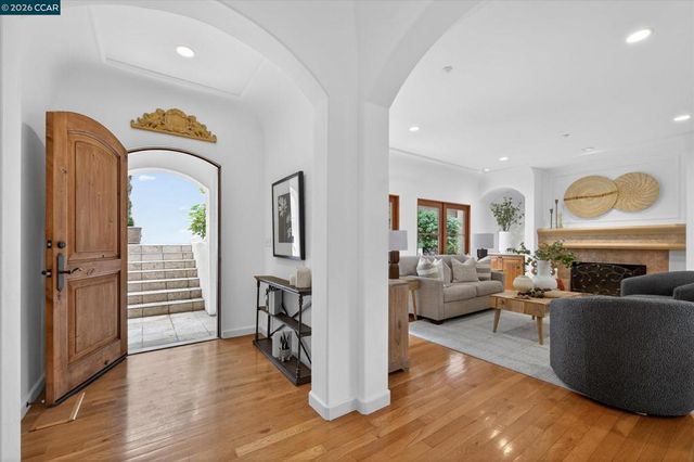 21 Live Oak Rd, Berkeley, CA 94705