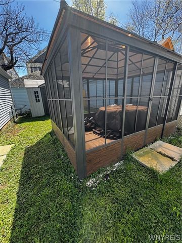 97 Brunswick Blvd Boulevard, Buffalo, NY 14208