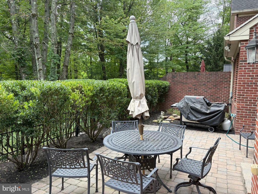 95 RITTENHOUSE CIR, Newtown, PA 18940