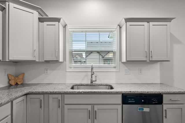 1429 Kingbird Dr, Clarksville, TN 37040