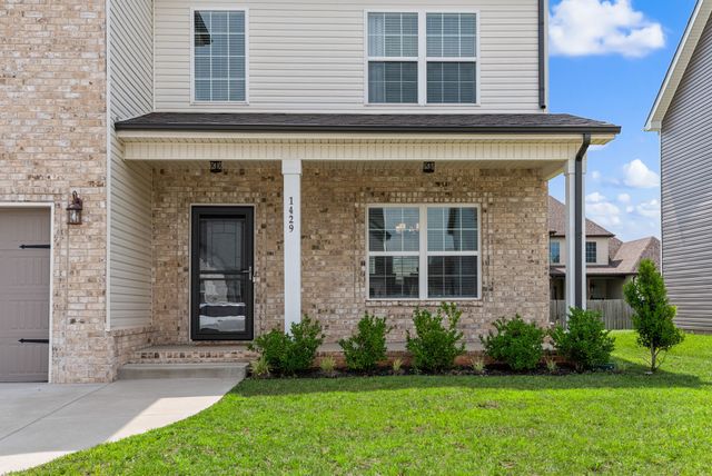 1429 Kingbird Dr, Clarksville, TN 37040