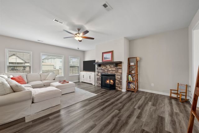 1429 Kingbird Dr, Clarksville, TN 37040