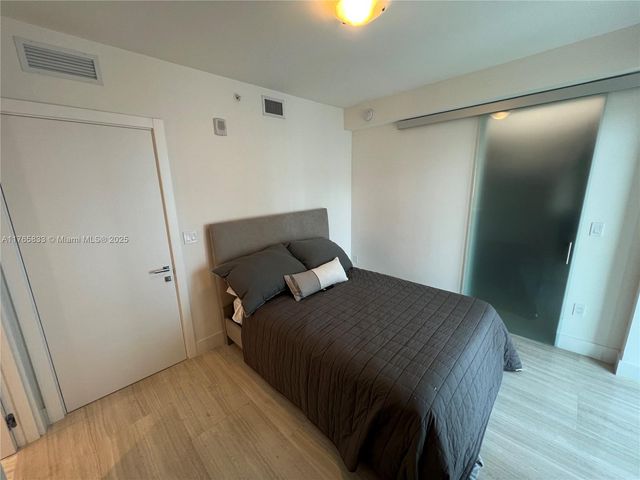 1451 Brickell Ave 2004, Miami, FL 33131