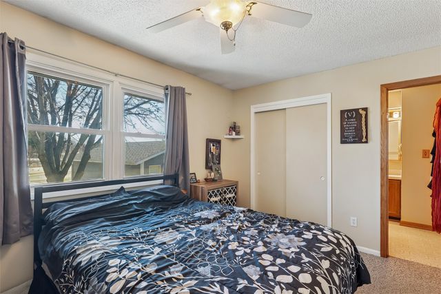 311 10th Avenue NW, Altoona, IA 50009