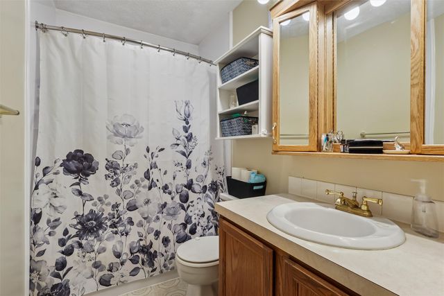 311 10th Avenue NW, Altoona, IA 50009