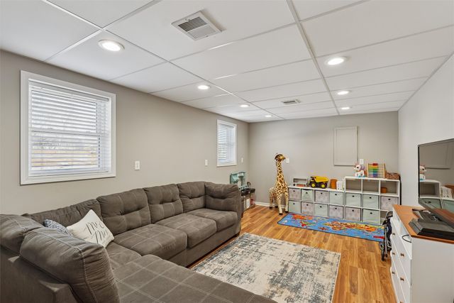 311 10th Avenue NW, Altoona, IA 50009