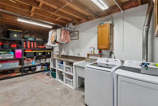 311 10th Avenue NW, Altoona, IA 50009