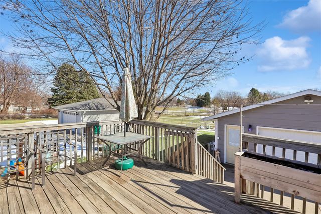 311 10th Avenue NW, Altoona, IA 50009