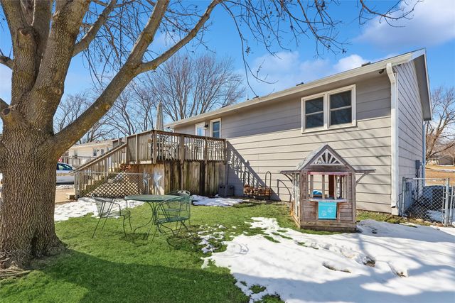 311 10th Avenue NW, Altoona, IA 50009