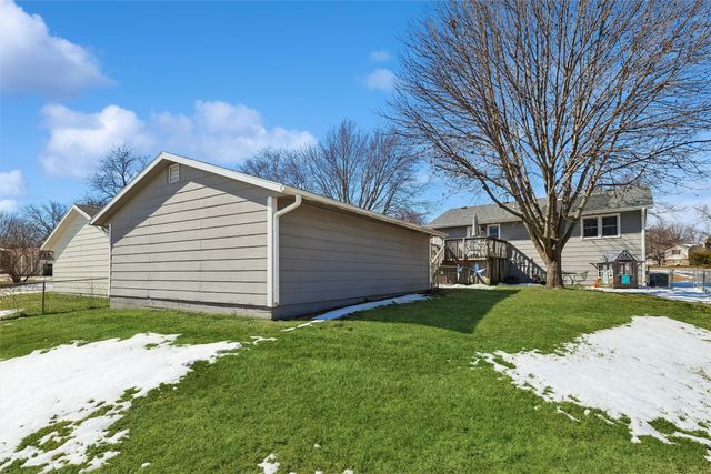 311 10th Avenue NW, Altoona, IA 50009