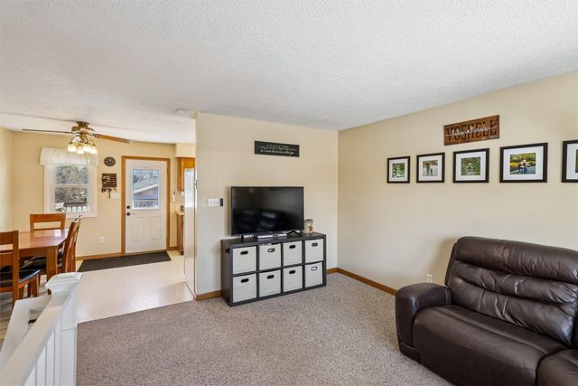 311 10th Avenue NW, Altoona, IA 50009