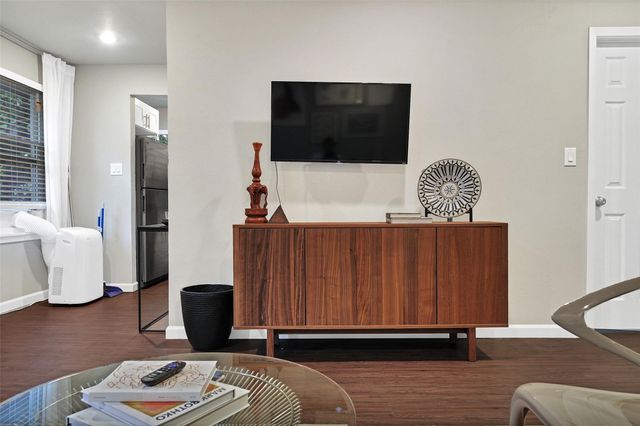 1953 Dryden Street 4, Houston, TX 77030