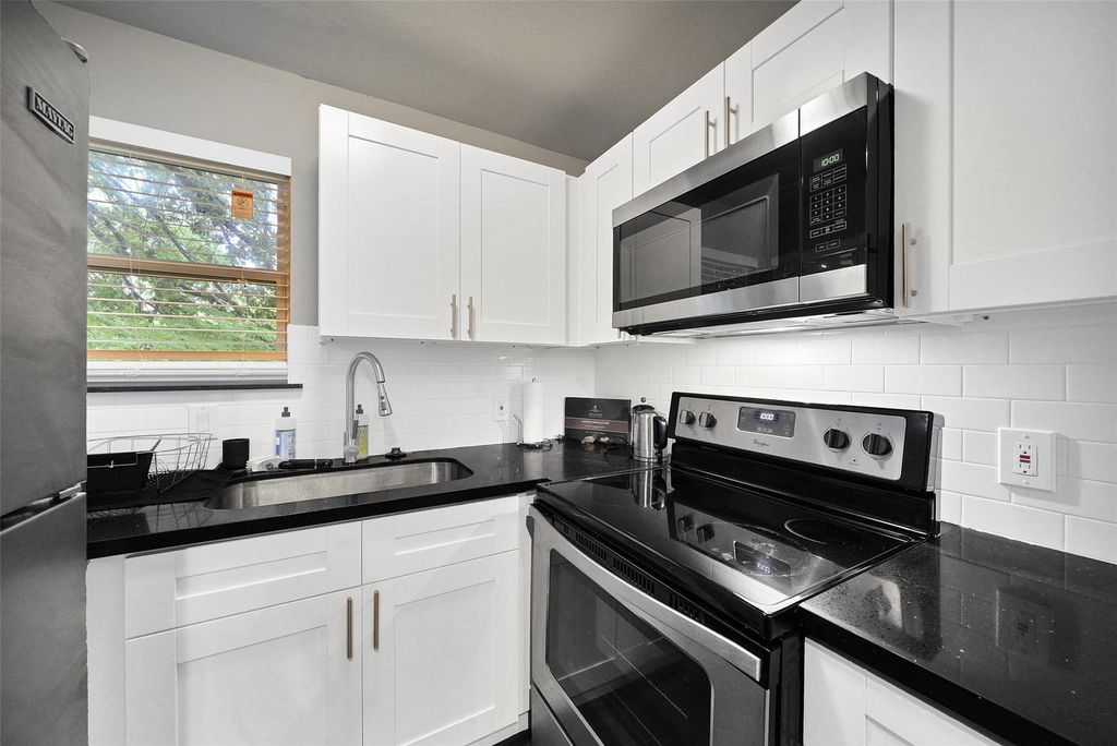 1953 Dryden Street 4, Houston, TX 77030