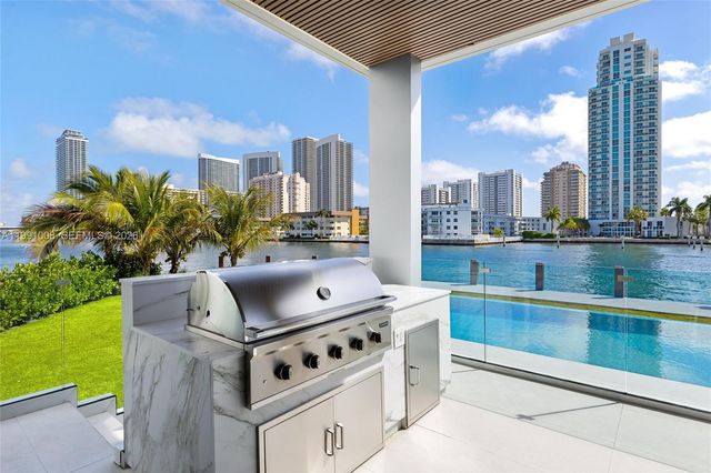 503 Palm Dr, Hallandale Beach, FL 33009