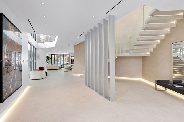 503 Palm Dr, Hallandale Beach, FL 33009