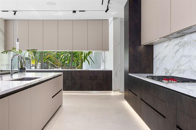 503 Palm Dr, Hallandale Beach, FL 33009