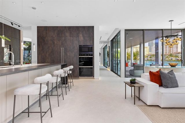 503 Palm Dr, Hallandale Beach, FL 33009