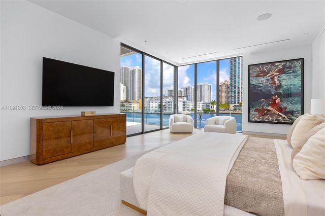 503 Palm Dr, Hallandale Beach, FL 33009