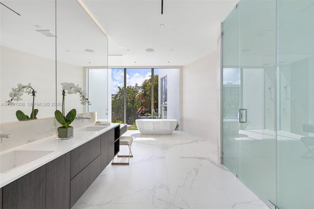 503 Palm Dr, Hallandale Beach, FL 33009