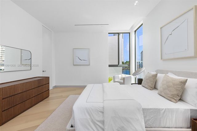 503 Palm Dr, Hallandale Beach, FL 33009