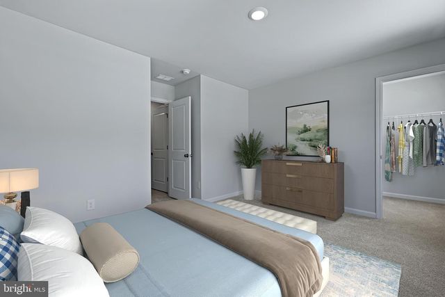 25 UPLAND RD, Charles Town, WV 25414