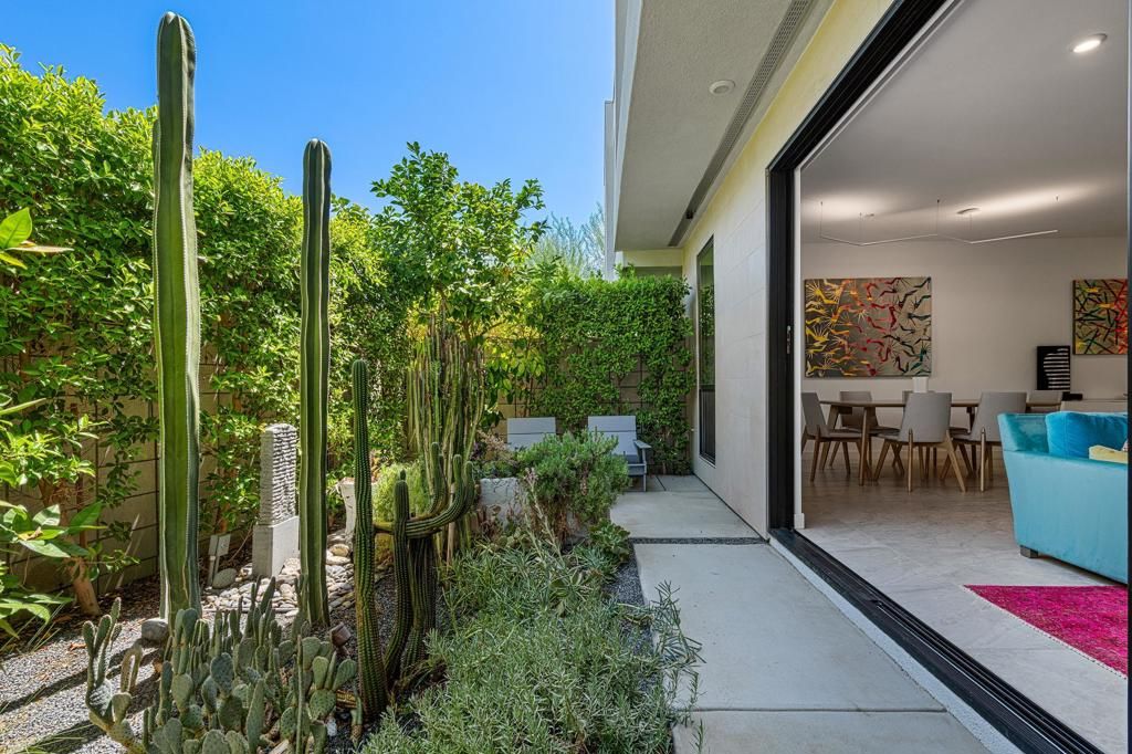 Image 32 of property listing at 294 Mayfair Way, Palm Springs, CA 92264