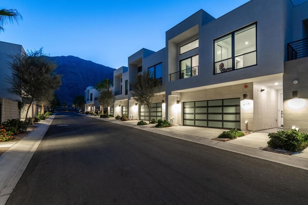 Image 38 of property listing at 294 Mayfair Way, Palm Springs, CA 92264