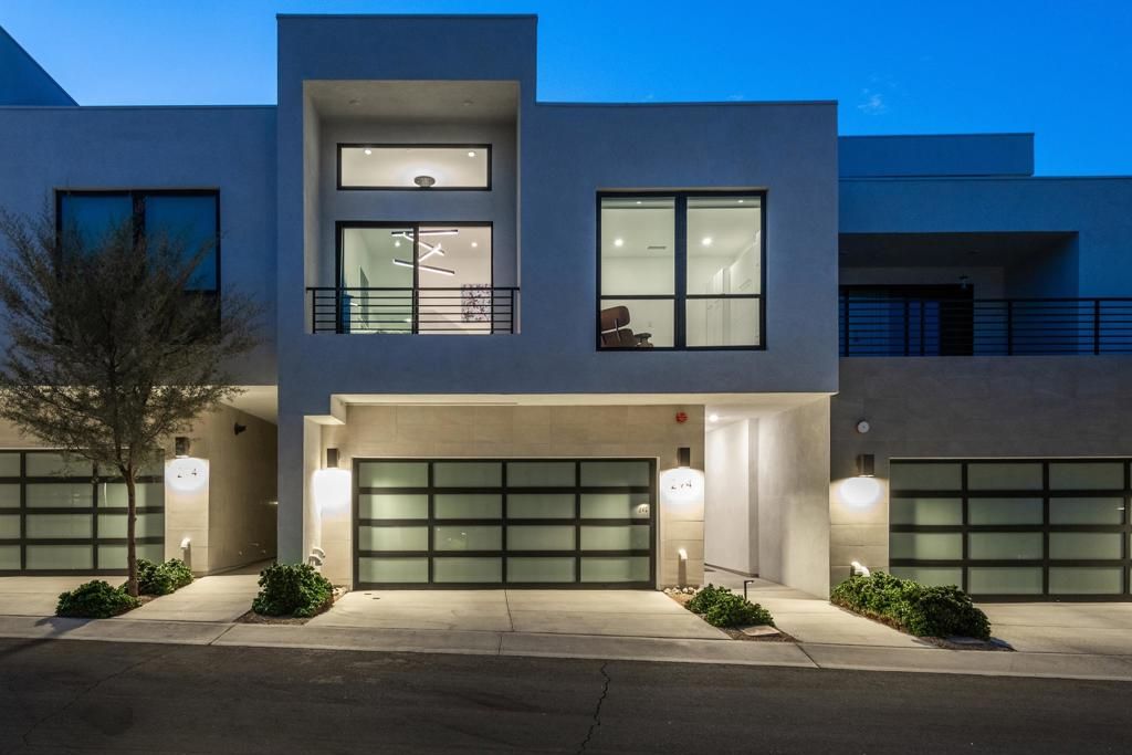Image 39 of property listing at 294 Mayfair Way, Palm Springs, CA 92264